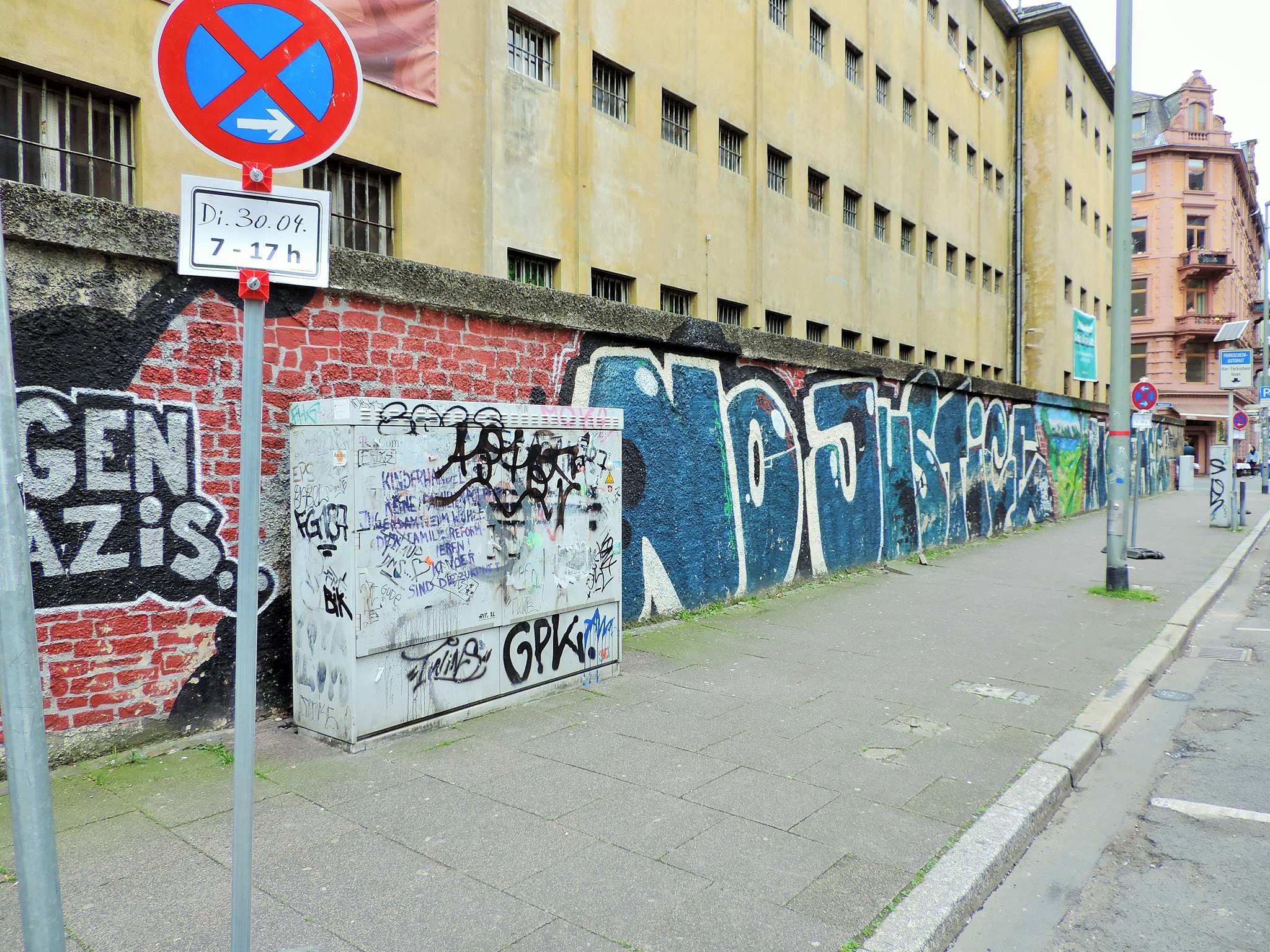 GERMANY: Streetart Frankfurt - Innenstadt - Klapperfeld Northside