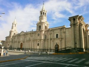 PERU: Arequipa – Historical city between the Sillar Volcanoes