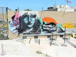 MALTA: Streetart Malta – Conservative in ochre, but studded with small Diamonds