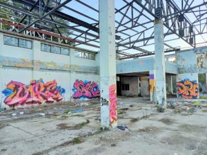 CHILE: Streetart Angol – Abandoned Supermarket Urbex at José Luis Osorio