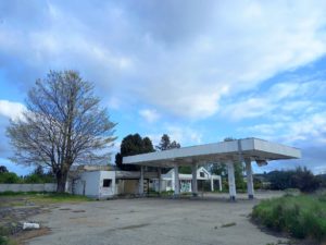 CHILE: Streetart Angol – Ruta 180 – Acceso a Shell – Old Gas Station Urbex