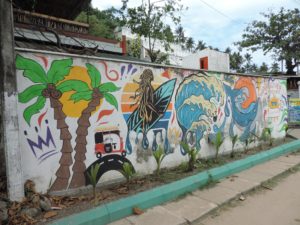 SRI LANKA: Streetart Mirissa – Hostels, Restaurants & local Buildings – Inside Graffiti at Surf Town