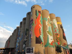 SERBIA: Streetart Belgrade – Dor?ol – Dunavski Kej 46 – Magnificent Silosi Murals