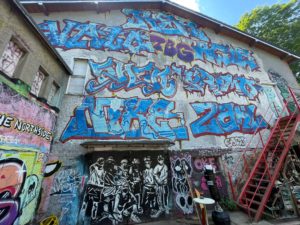 GERMANY: Chemnitz – AJZ Talschock – We feed the Wall – Creative Urban Art Space