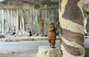 BULGARIA: Karlukovo – Prohodna Cave – Sculptural Artworks and Nature Scenery at Iskar Gorge