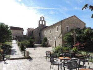 MONTENEGRO: Budva – Stari Grad – Historic Old Town – Architecture, Buildings & Alley Views